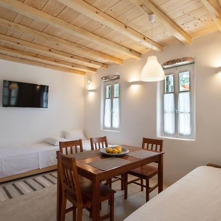 K Homes-Family Stone Suite Tínos Extérieur photo